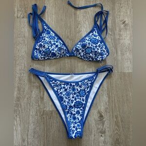 Women’s Blue and White Floral XL Adjustable Bikini Set